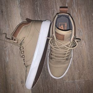 Vans 🌲 outdoor beige shoe boots
